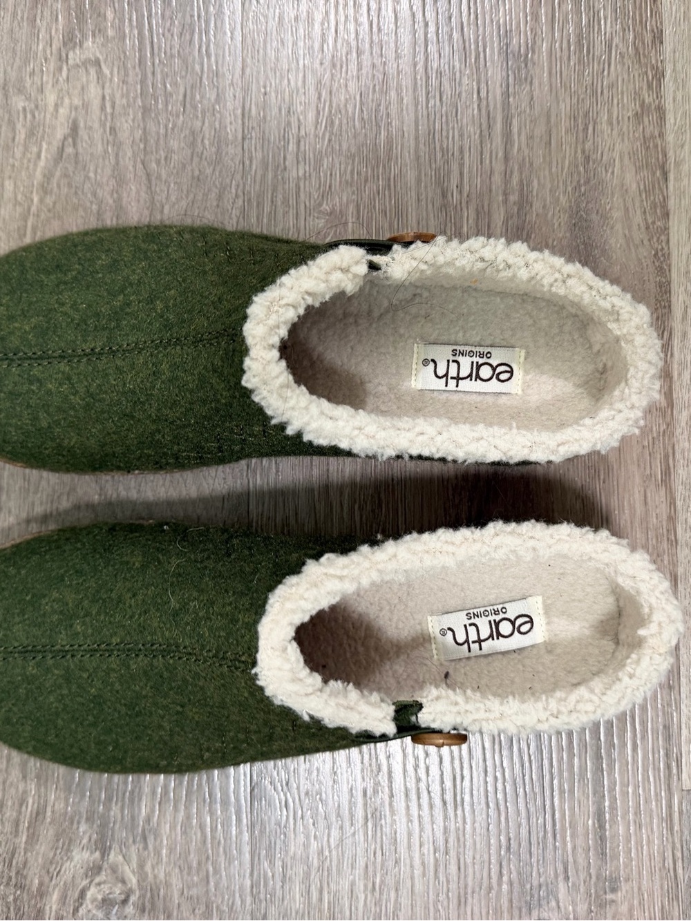 Earth Origins Olive Green Wool Slip-On Clogs with Cream Sherpa